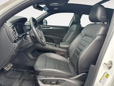 2024 Volkswagen Atlas Cross Sport 2.0T SEL R-Line