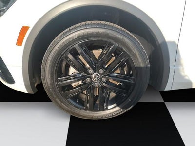 2022 Volkswagen Tiguan SE R-Line Black