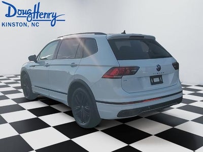2022 Volkswagen Tiguan SE R-Line Black