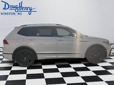 2022 Volkswagen Tiguan SE R-Line Black