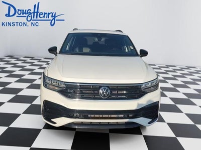 2022 Volkswagen Tiguan SE R-Line Black