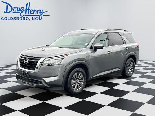 2024 Nissan Pathfinder SV