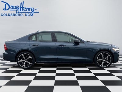 2024 Volvo S60 Core Dark Theme
