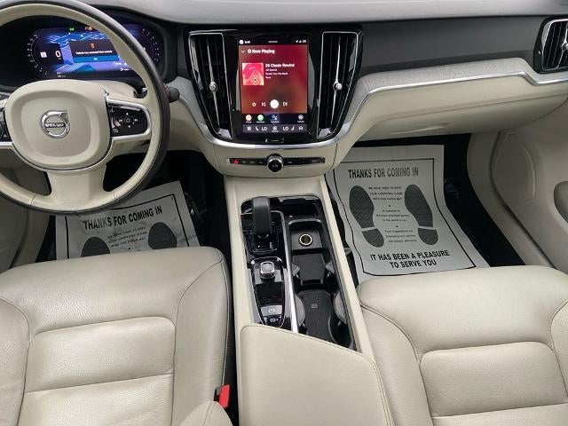 2024 Volvo S60 Plus Dark Theme