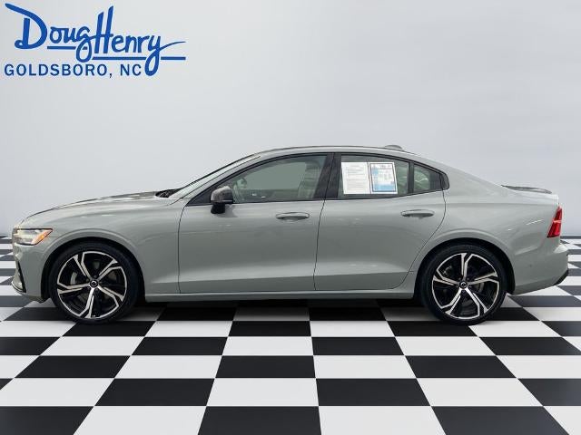 2024 Volvo S60 Plus Dark Theme