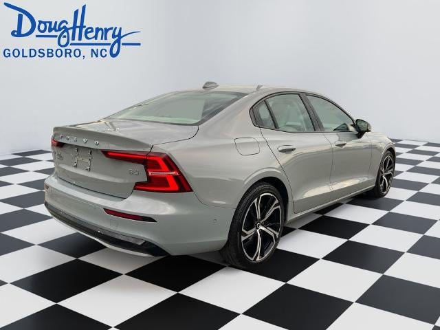 2024 Volvo S60 Plus Dark Theme