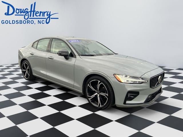 2024 Volvo S60 Plus Dark Theme