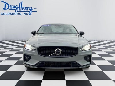 2024 Volvo S60 Plus Dark Theme