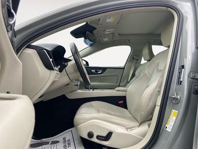 2024 Volvo S60 Plus Dark Theme