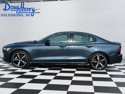 2024 Volvo S60 Core Dark Theme