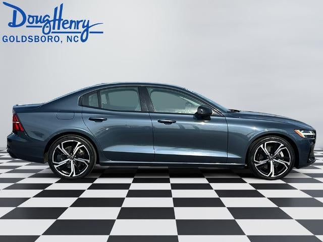 2024 Volvo S60 Core Dark Theme