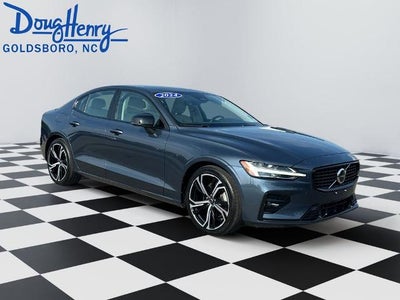 2024 Volvo S60 Core Dark Theme