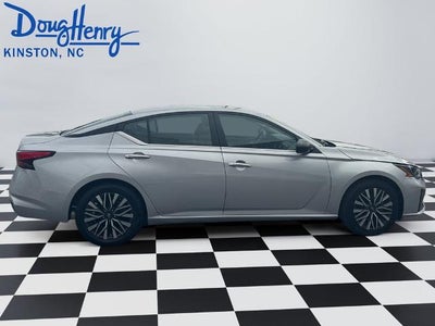 2024 Nissan Altima 2.5 SV Sedan