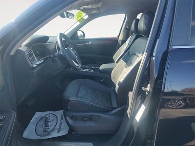 2024 Volkswagen Atlas 2.0T SE w/Technology 4MOTION