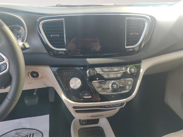 2024 Chrysler Pacifica Touring L FWD