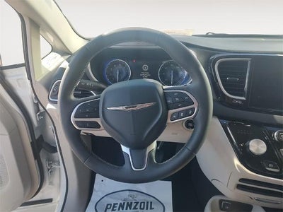 2024 Chrysler Pacifica Touring L FWD