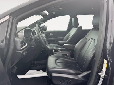 2025 Chrysler Pacifica Select FWD