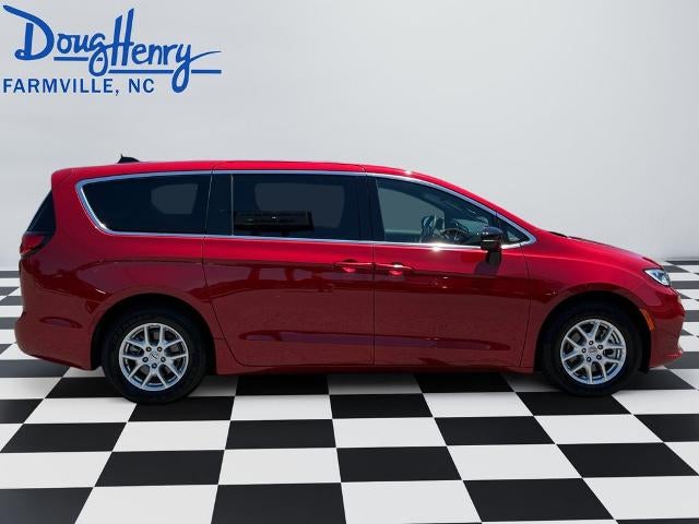 2025 Chrysler Pacifica Select FWD