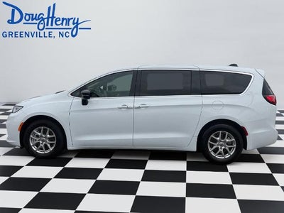 2025 Chrysler Pacifica Select FWD