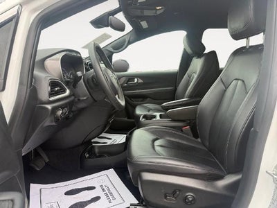 2025 Chrysler Pacifica Select FWD