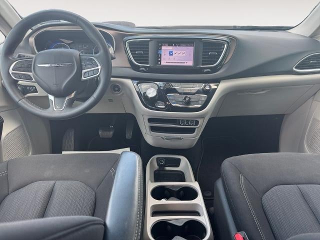 2023 Chrysler Voyager LX FWD