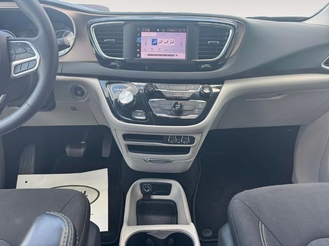 2023 Chrysler Voyager LX FWD