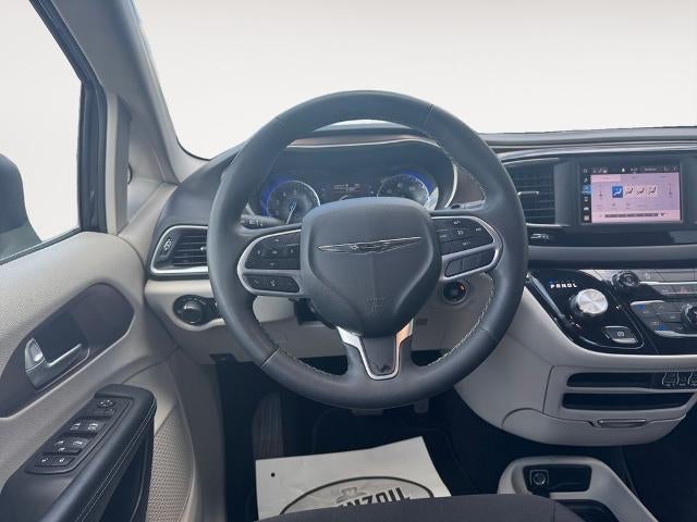 2023 Chrysler Voyager LX FWD