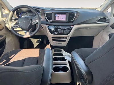 2023 Chrysler Voyager LX FWD