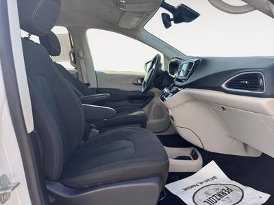 2023 Chrysler Voyager LX FWD