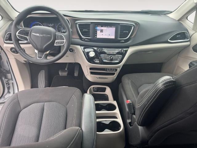 2023 Chrysler Voyager LX FWD
