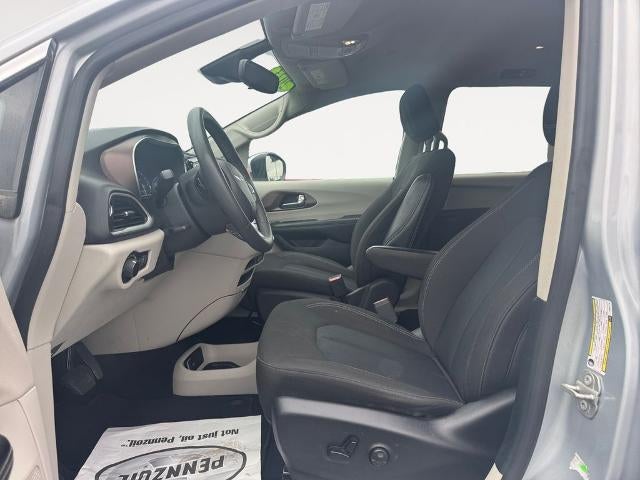 2023 Chrysler Voyager LX FWD