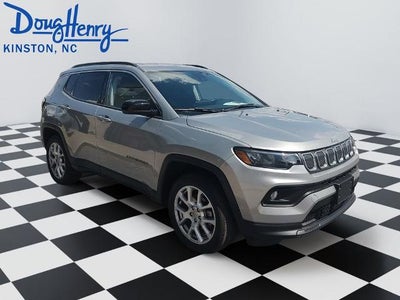 2022 Jeep Compass Latitude Lux