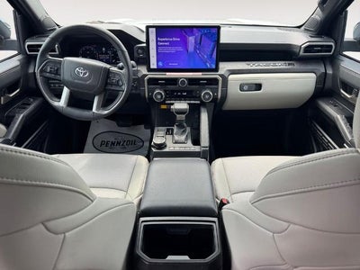 2025 Toyota Tacoma 4WD 4WD SR Double Cab 5' Bed MT (Natl)