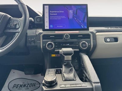 2025 Toyota Tacoma 4WD 4WD SR Double Cab 5' Bed MT (Natl)