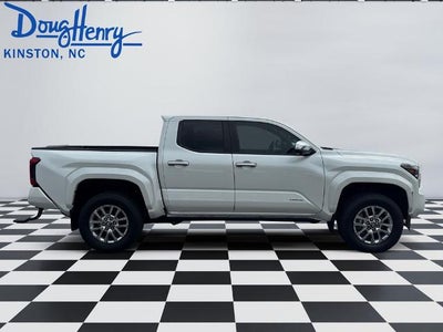 2025 Toyota Tacoma 4WD 4WD SR Double Cab 5' Bed MT (Natl)