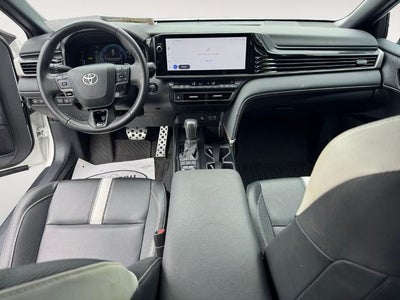 2025 Toyota Camry SE (SE)