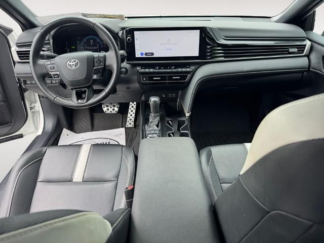 2025 Toyota Camry SE (SE)