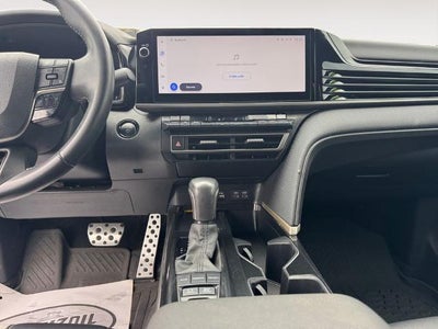 2025 Toyota Camry SE (SE)