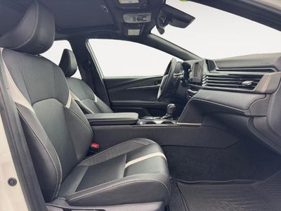 2025 Toyota Camry SE (SE)