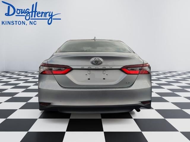 2024 Toyota Camry LE Auto (SE)