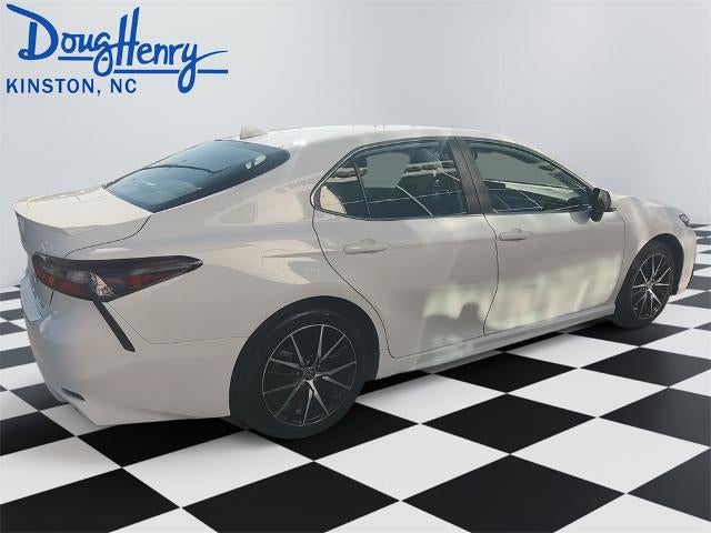 2024 Toyota Camry SE Auto (SE)