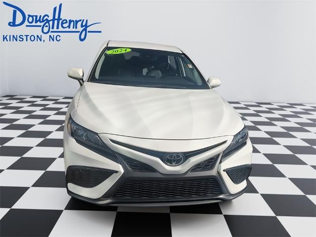 2024 Toyota Camry SE Auto (SE)