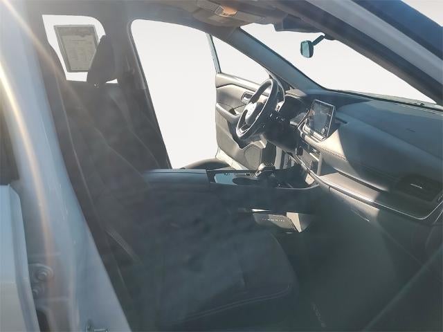 2024 Nissan Rogue FWD SV