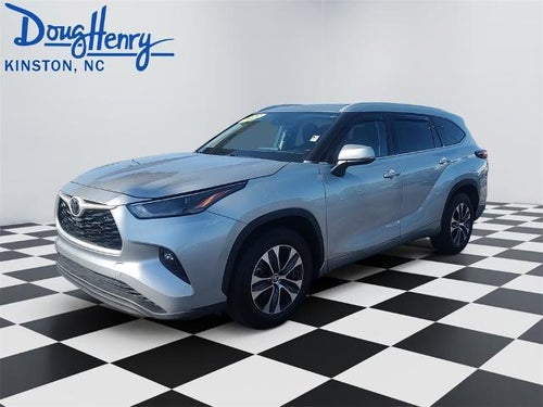 2022 Toyota Highlander XLE FWD (Natl)