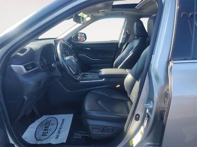 2022 Toyota Highlander XLE FWD (Natl)