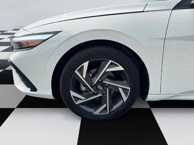 2025 Hyundai ELANTRA SEL Sport IVT