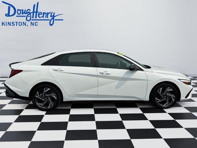 2025 Hyundai ELANTRA SEL Sport IVT