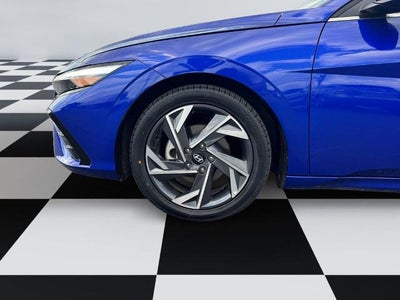 2024 Hyundai ELANTRA Limited IVT