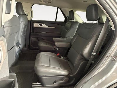 2025 Ford Explorer Active RWD