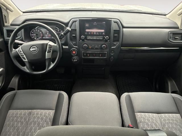 2024 Nissan Titan 4x4 Crew Cab SV